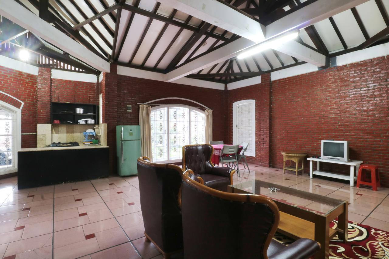 Villa Madani Paragajen Luaran gambar